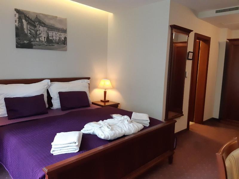 Hotel Park Avenue **** Piestany Bagian luar foto