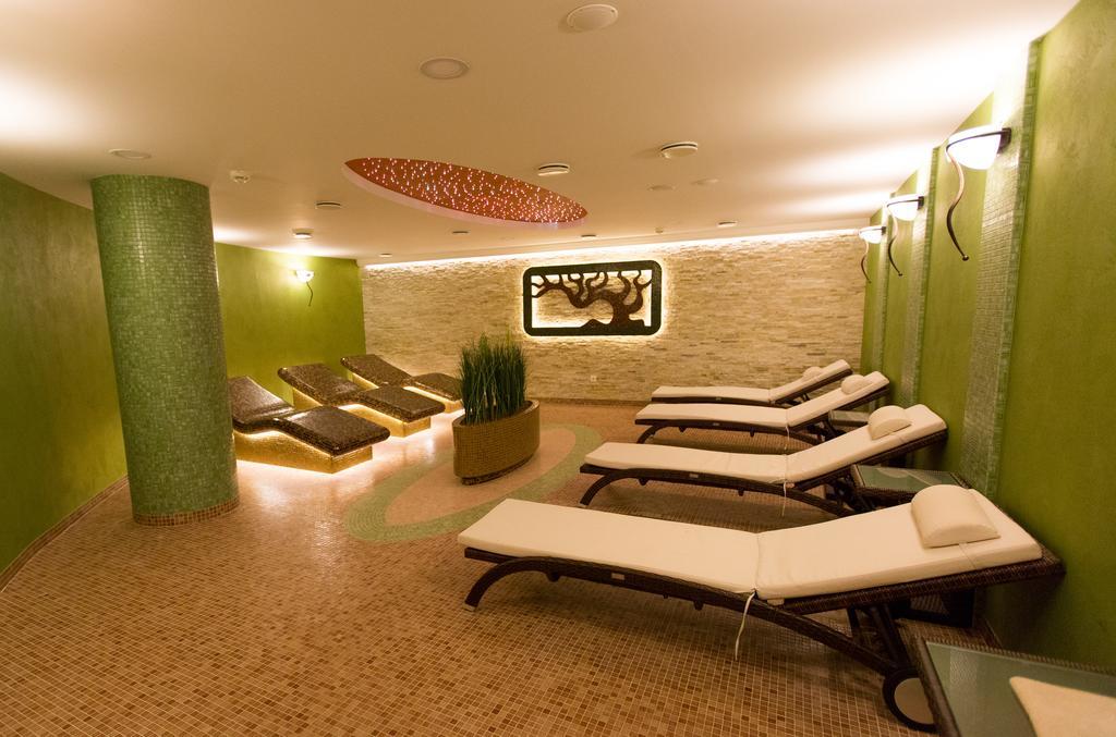 Hotel Park Avenue **** Piestany Bagian luar foto