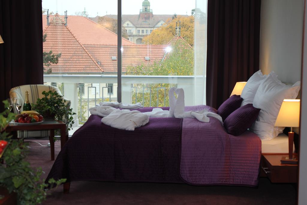 Hotel Park Avenue **** Piestany Bagian luar foto