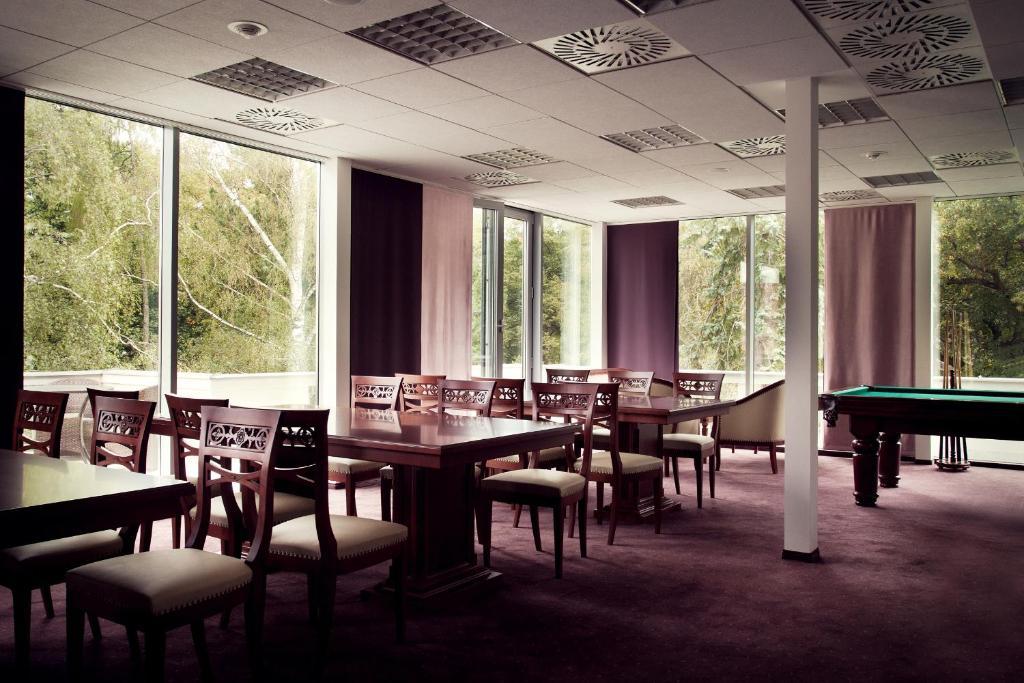 Hotel Park Avenue **** Piestany Bagian luar foto