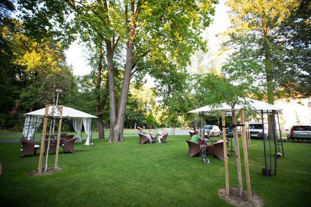 Hotel Park Avenue **** Piestany Bagian luar foto
