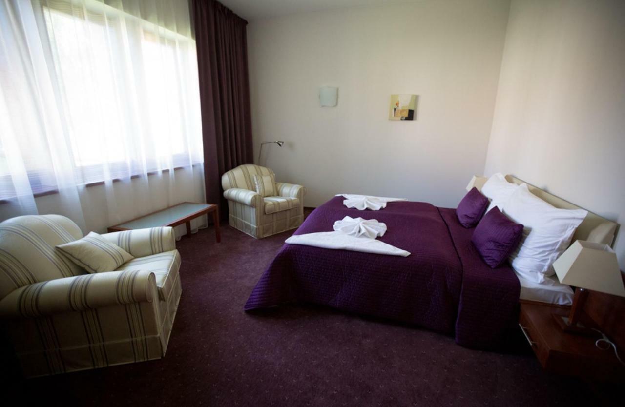 Hotel Park Avenue **** Piestany Bagian luar foto