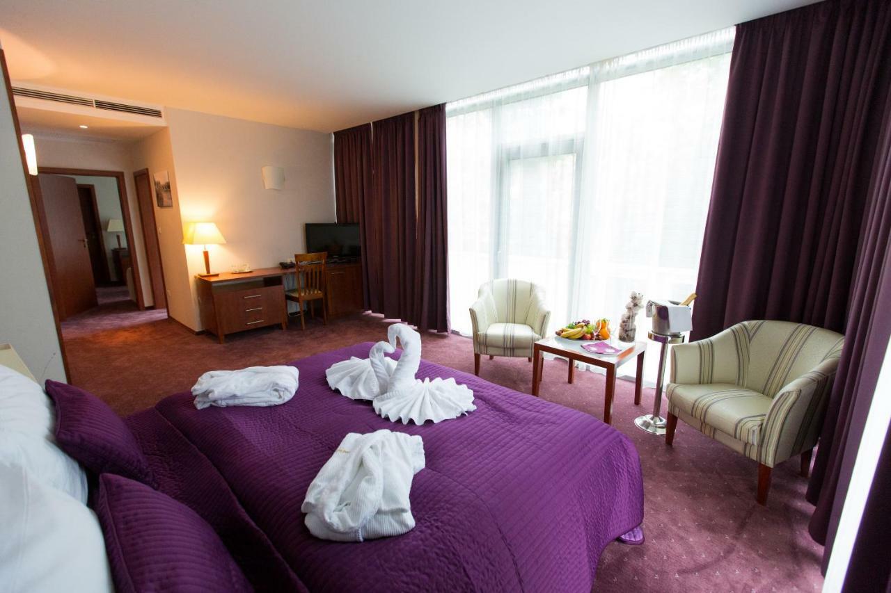 Hotel Park Avenue **** Piestany Bagian luar foto