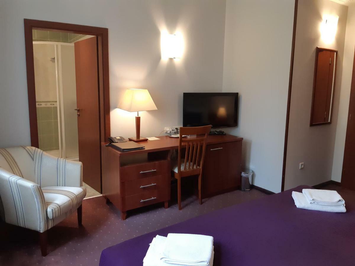 Hotel Park Avenue **** Piestany Bagian luar foto
