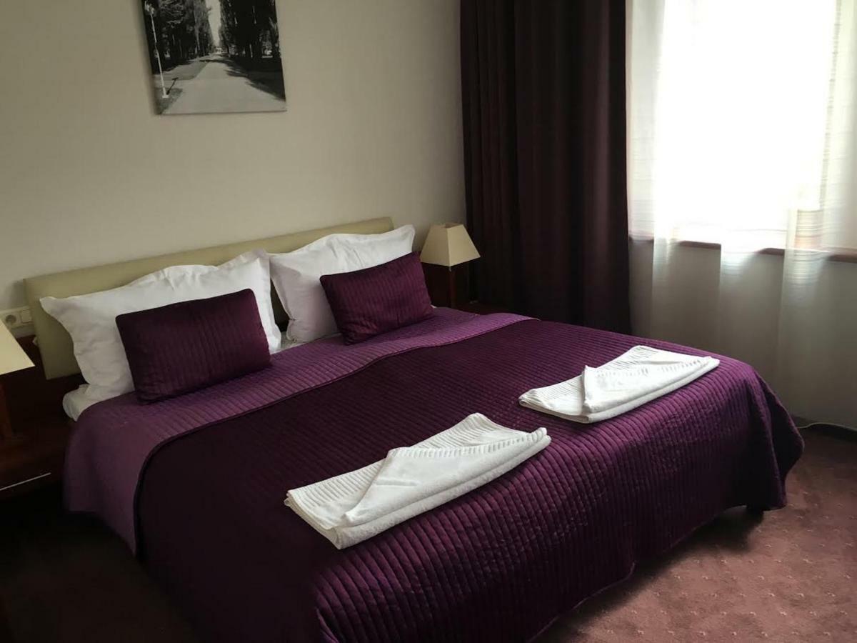 Hotel Park Avenue **** Piestany Bagian luar foto